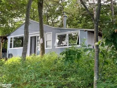 671 MKADE KEGWIN MIIKAN Street, Christian Island 30, ON L9M 0A9