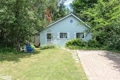 31 62ND Street N, Wasaga Beach, ON L9Z 1V5