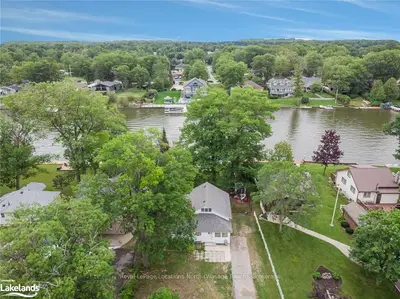 35 OLD MOSLEY Street, Wasaga Beach, ON L9Z 2J8