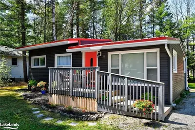 4 50TH Street S, Wasaga Beach, ON L9Z 1X5