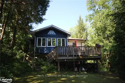 319 FOURTH Street E, Midland, ON L4R 3V1