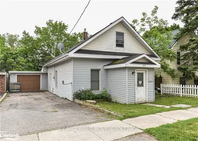 207 MARY Street, Orillia, ON L3V 3E5