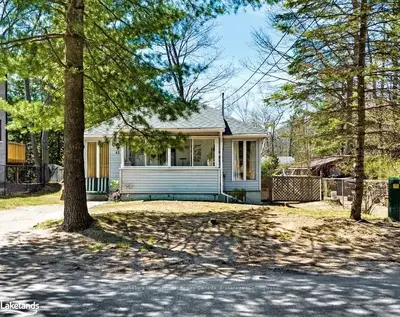 42 MELROSE Avenue, Wasaga Beach, ON L9Z 2S8
