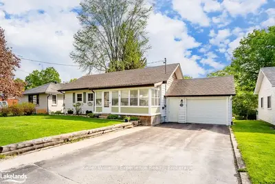 4 ANNE Street, Penetanguishene, ON L9M 1K5
