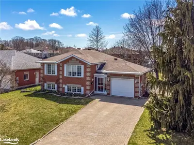 22 WRIGHT Court, Penetanguishene, ON L9M 1K3