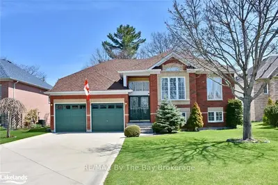 25 REGINA Boulevard, Wasaga Beach, ON L9Z 1H7