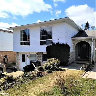 132 KOZLOV Street, Barrie, ON L4N 4R2