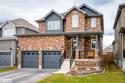 27 WILSON Street, Collingwood, ON L9Y 0Y8