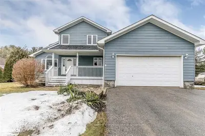 33 WASAGA SANDS Drive, Wasaga Beach, ON L9Z 1J6