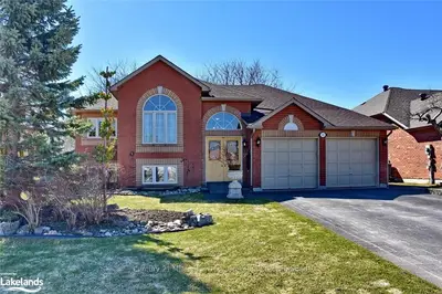 11 GREEN PINE Crescent, Wasaga Beach, ON L9Z 1P5