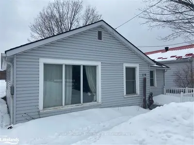 116 Robert Street E, Penetanguishene, ON L9M 1J2