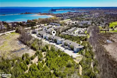 8 BRANDY LANE Drive 204, Collingwood, ON L9Y 0X4