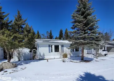 30 TOPAZ Street, Wasaga Beach, ON L9Z 1X7