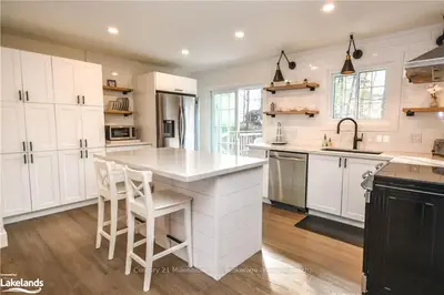 25 HELENA Street, Wasaga Beach, ON L9Z 1P1