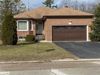6 RIVERDALE Drive, Wasaga Beach, ON L9Z 1E9