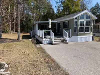 87 MADAWASKA Trail, Wasaga Beach, ON L9Z 1X7