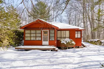 47 & 49 POLISH Avenue, Penetanguishene, ON L9M 1W8