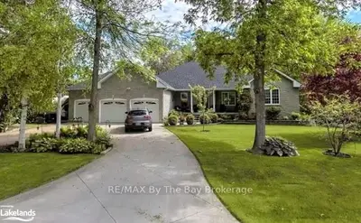 9 KELLEY Crescent, Wasaga Beach, ON L9Z 1J3