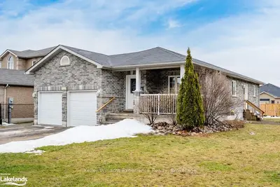 34 ROGERS Road, Penetanguishene, ON L9M 0A3