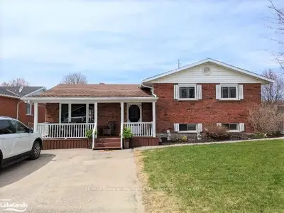 1 Bonaventure Place, Penetanguishene, ON L9M 1J3