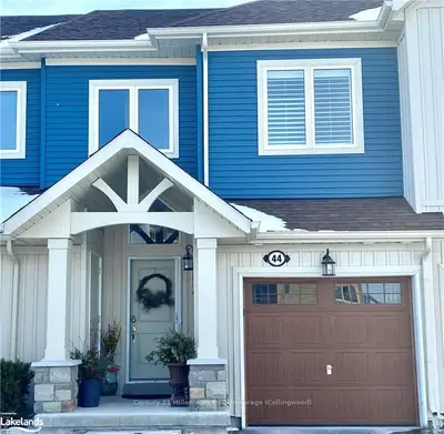 44 Greaves Avenue, Collingwood, On L9y 0z5
