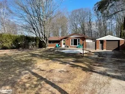 11 Broad Street, Penetanguishene, ON L9M 1E9