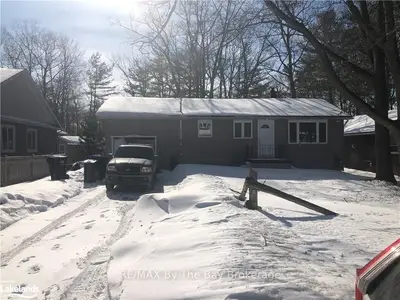 48 25TH Street N, Wasaga Beach, ON L9Z 2E8