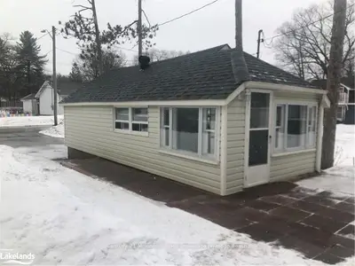 1073 MOSLEY Street, Wasaga Beach, ON L9Z 2G1