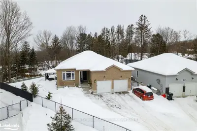 14 BYRNES Crescent, Penetanguishene, ON L9M 1W4