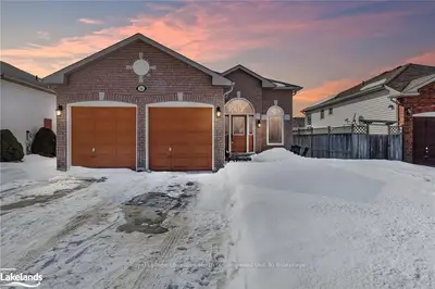 36 GLEN ETON Road, Wasaga Beach, ON L9Z 1E7