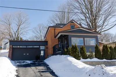 15 CHURCH Street, Penetanguishene, ON L9M 1A7