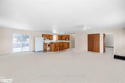 15 Glen Rogers Road, Collingwood, On L9y 3z1