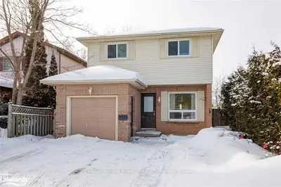 3 Courtice Crescent, Collingwood, On L9y 4n7