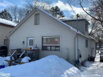 325 NOTTAWASAGA Street, Orillia, ON L3V 3K7