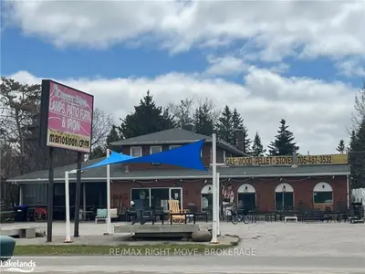 9 BOOTH Street, Oro-Medonte, ON L0L 1T0