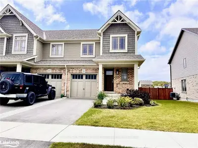 14 Archer Avenue, Collingwood, On L9y 3b7