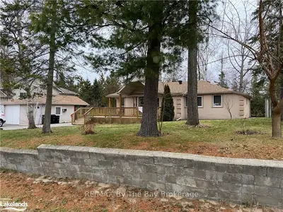 35 62ND Street S, Wasaga Beach, ON L9Z 1V5