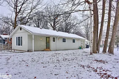 227 45TH Street, Wasaga Beach, ON L9Z 1P9