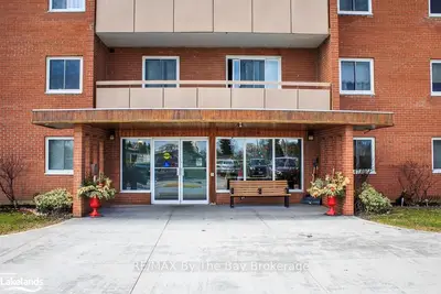 460 ONTARIO Street 404, Collingwood, ON L9Y 4E5