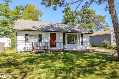 212 OLD MOSLEY Street, Wasaga Beach, ON L9Z 2J2