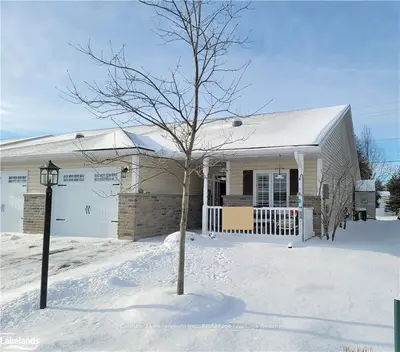 30 NEW YORK Avenue, Wasaga Beach, ON L9Z 3A8
