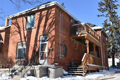 142 NOTTAWASAGA Street, Orillia, ON L3V 3J8
