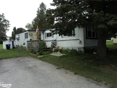 8 MUIR Drive, Oro-Medonte, ON L3V 6M1