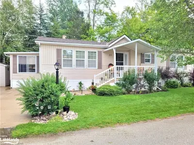 21 TOPAZ Street, Wasaga Beach, ON L9Z 1X7