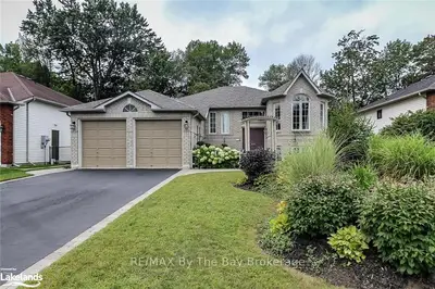 42 SILVER BIRCH Avenue, Wasaga Beach, ON L9Z 1M2