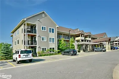 2 ANCHORAGE Crescent 300, Collingwood, ON L9Y 0Y6