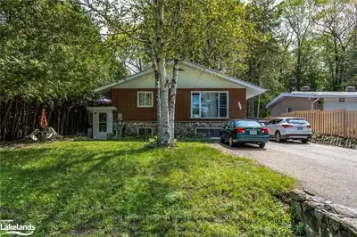35 DUFFERIN Street, Penetanguishene, ON L9M 1H3