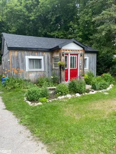 144 Dunedin Street, Orillia, ON L3V 5T7