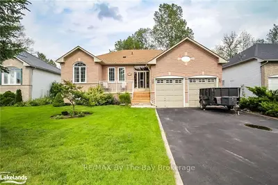 152 SILVER BIRCH Avenue, Wasaga Beach, ON L9Z 1N3