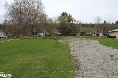 138 ROBERT Street W, Penetanguishene, ON L9M 1P8